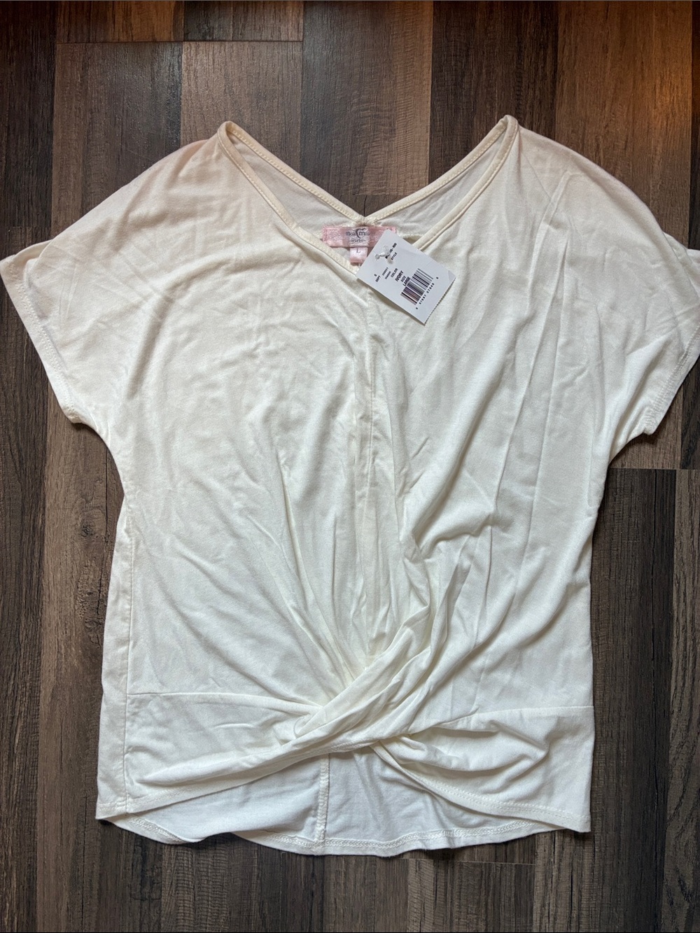 Vintage- Moa Moa Cream Twist-Front Short Sleeve Subtle V-Neck Top- NWT